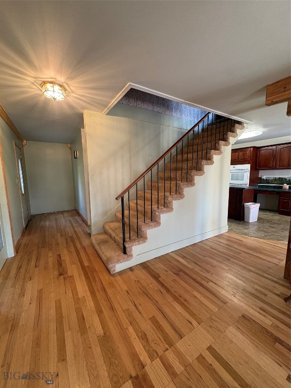 206 2nd E Property Photo 16