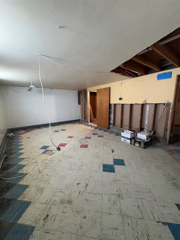 206 2nd E Property Photo 28