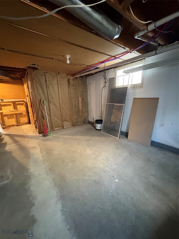 206 2nd E Property Photo 30