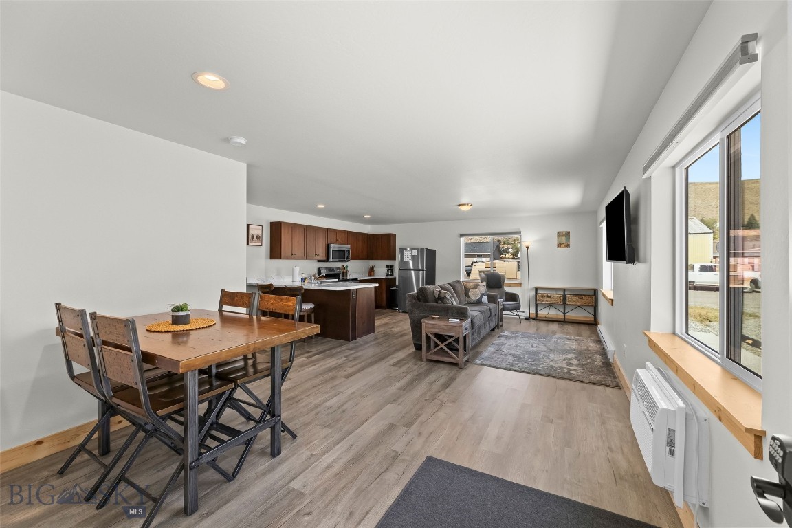 307 Spring Street Property Photo 5