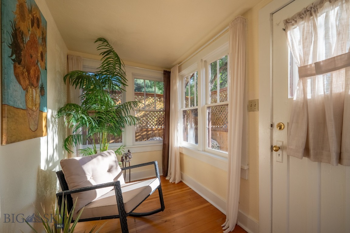 325 S D Street Property Photo 5
