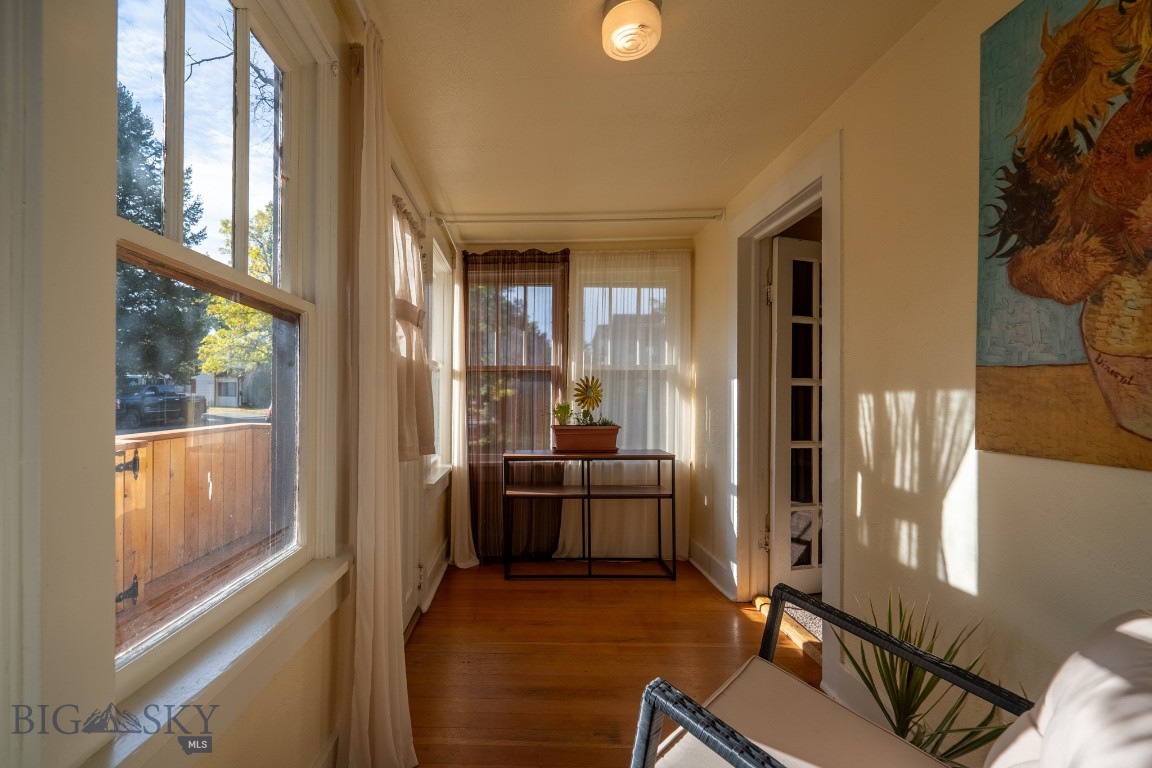 325 S D Street Property Photo 6