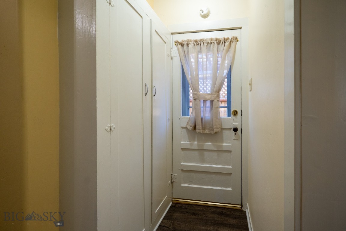 325 S D Street Property Photo 23