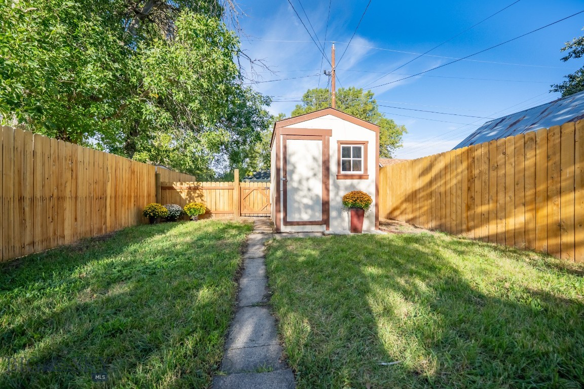325 S D Street Property Photo 31