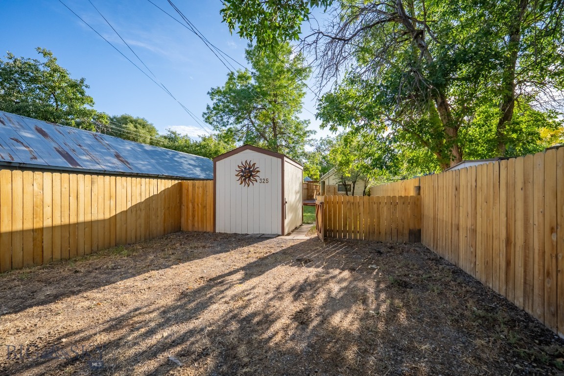 325 S D Street Property Photo 32
