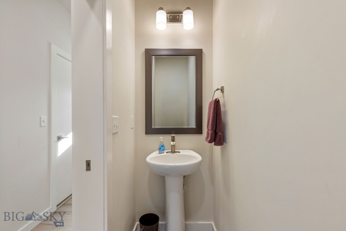 601 Winston Ln C Property Photo 6