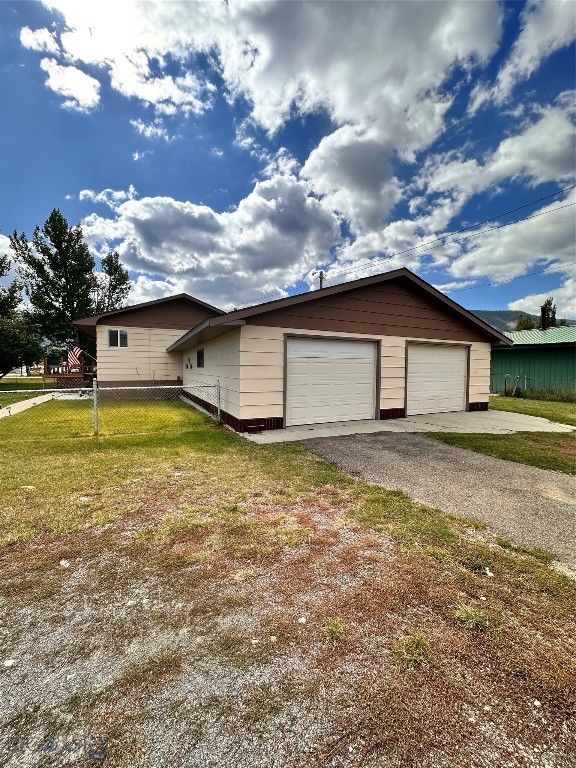 411 Mount Haggin Dr Property Photo 3