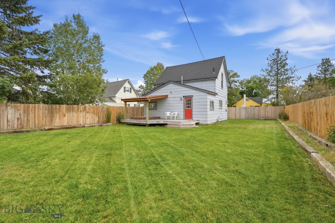 105 N Davis Street Property Photo 3