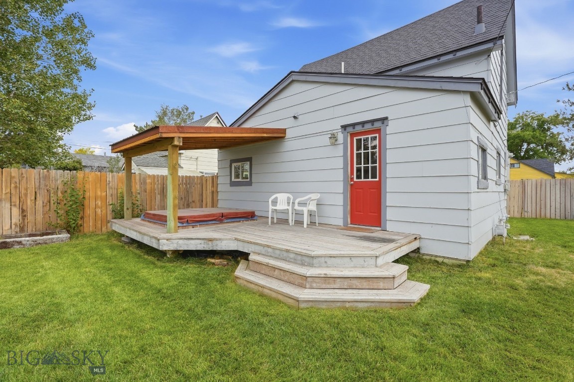105 N Davis Street Property Photo 4