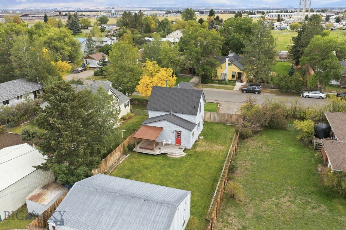105 N Davis Street Property Photo 6