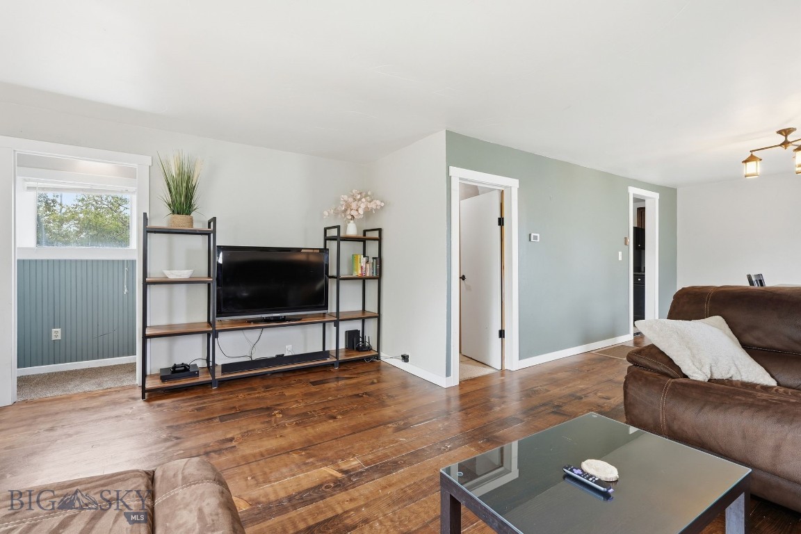 105 N Davis Street Property Photo 14