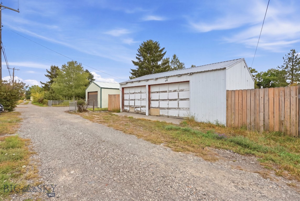 105 N Davis Street Property Photo 40