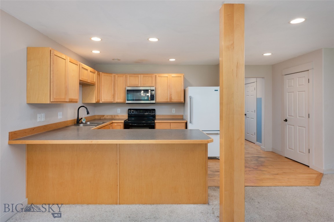 760 Rogers Way C Property Photo 8