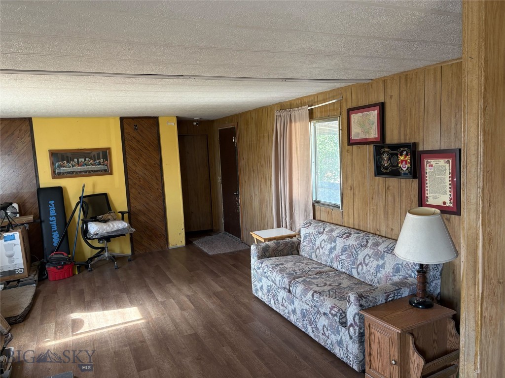 105 E Wheeler Street Property Photo 5