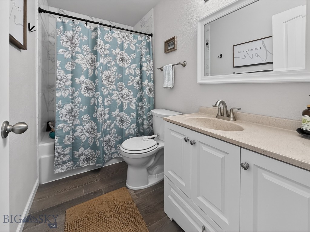 700 Mayfair Property Photo 20