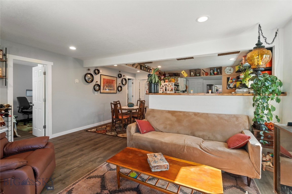 1720 Thomas Avenue Property Photo 4