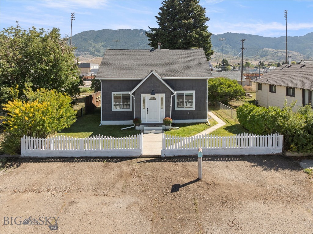 1720 Thomas Avenue Property Photo 14