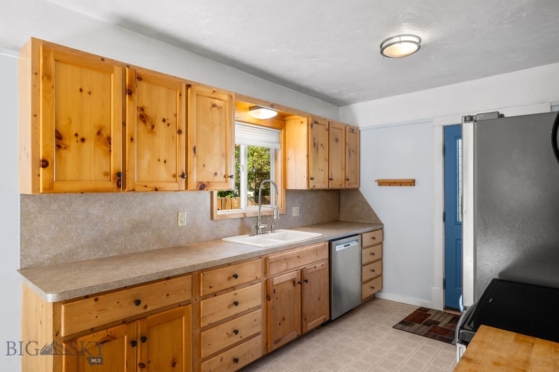 18 E Reeder Street Property Photo 17
