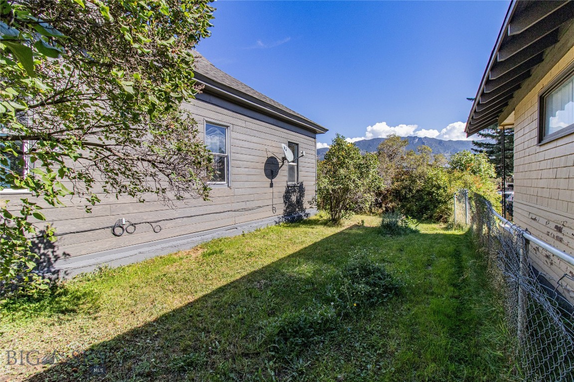 1926 George Street Property Photo 58