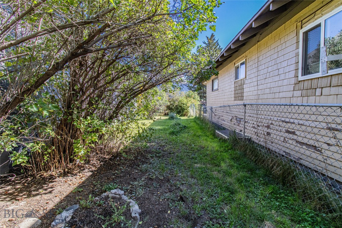 1926 George Street Property Photo 59