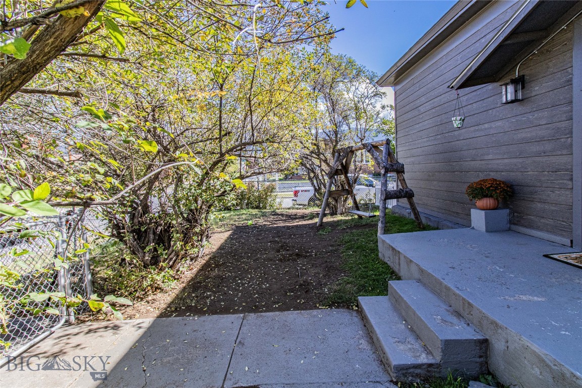 1926 George Street Property Photo 64