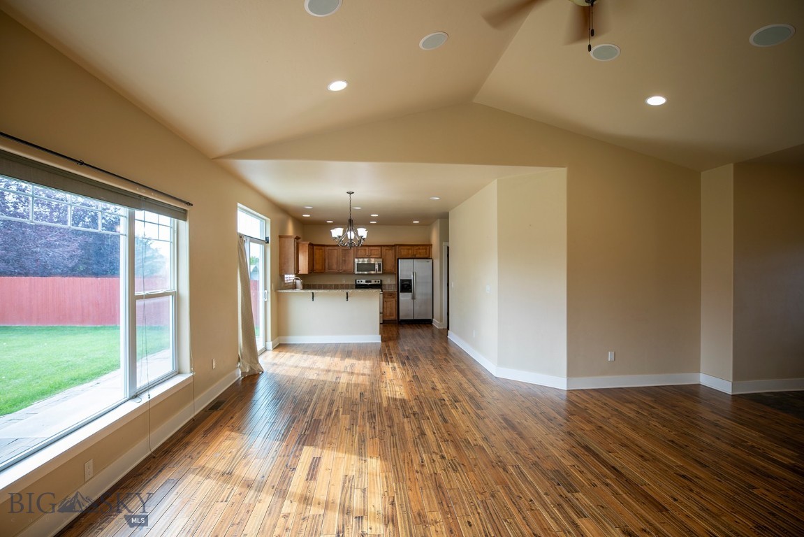 90 Ridgeline Lane Property Photo 18
