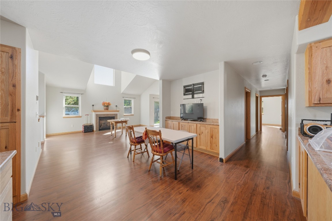 3108 Oliver Street Property Photo 4