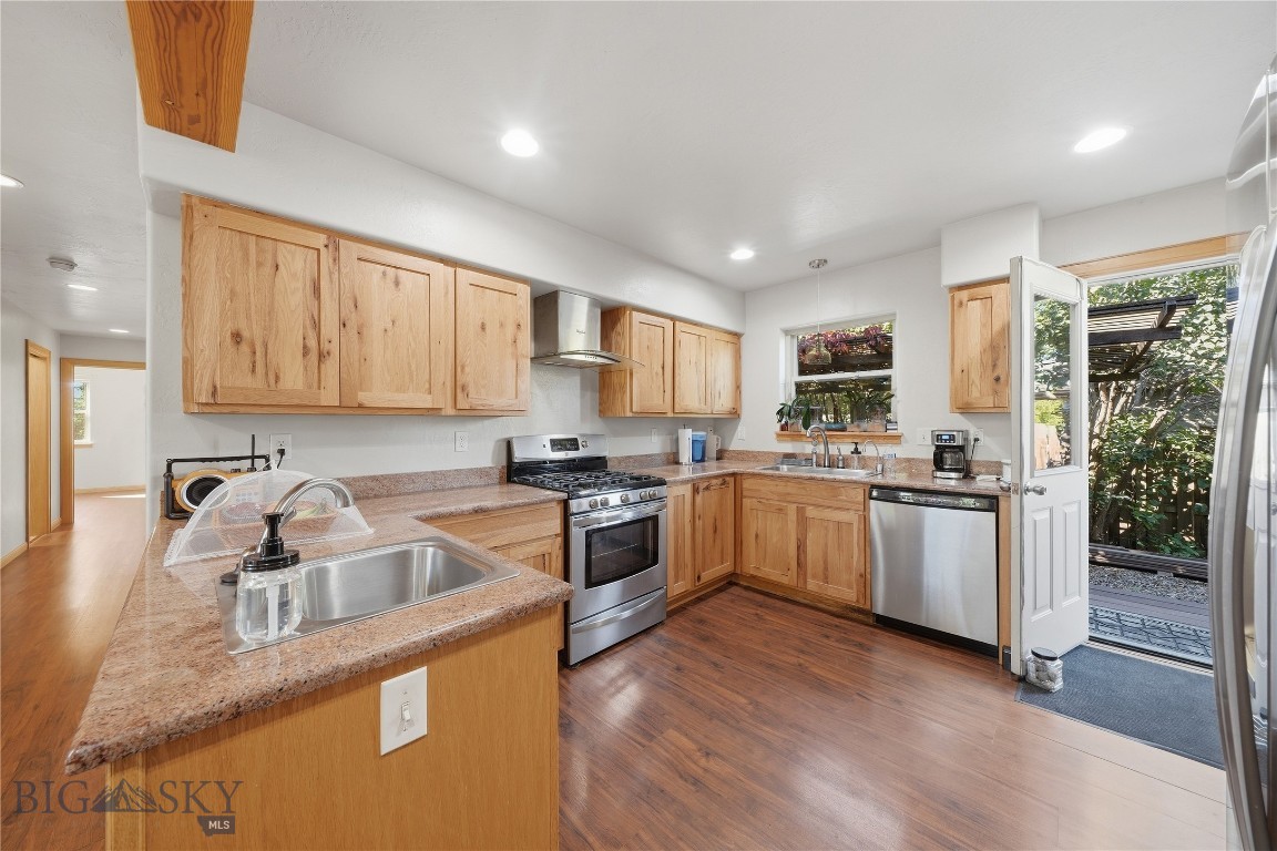 3108 Oliver Street Property Photo 5