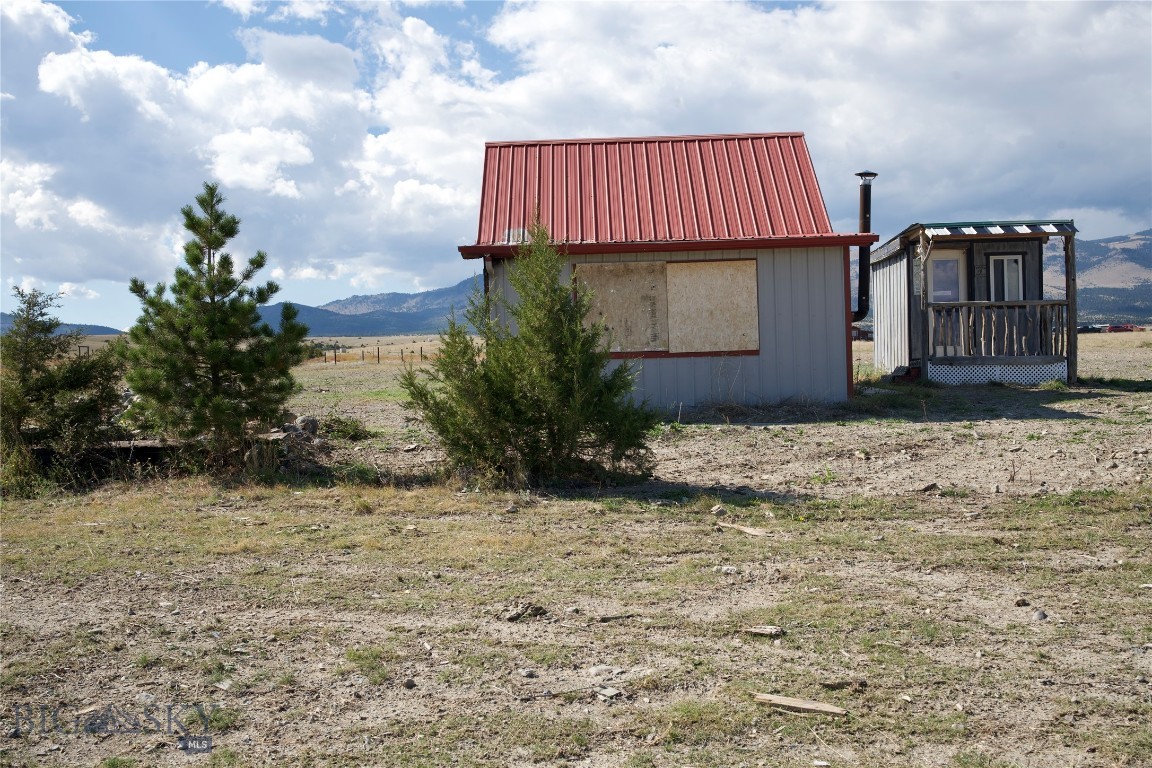 19 John Wayne Lane Property Photo 1