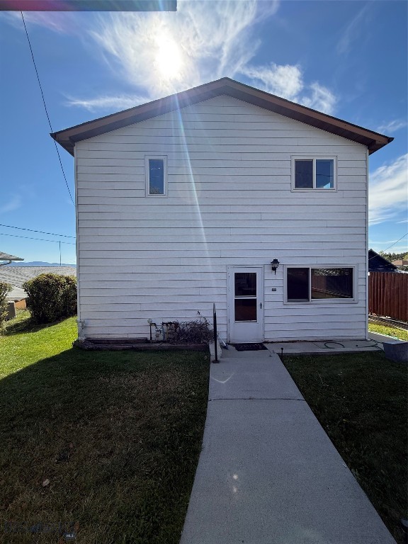 933 Zarelda Property Photo 2