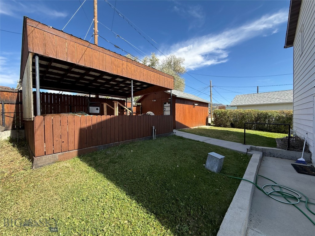 933 Zarelda Property Photo 17