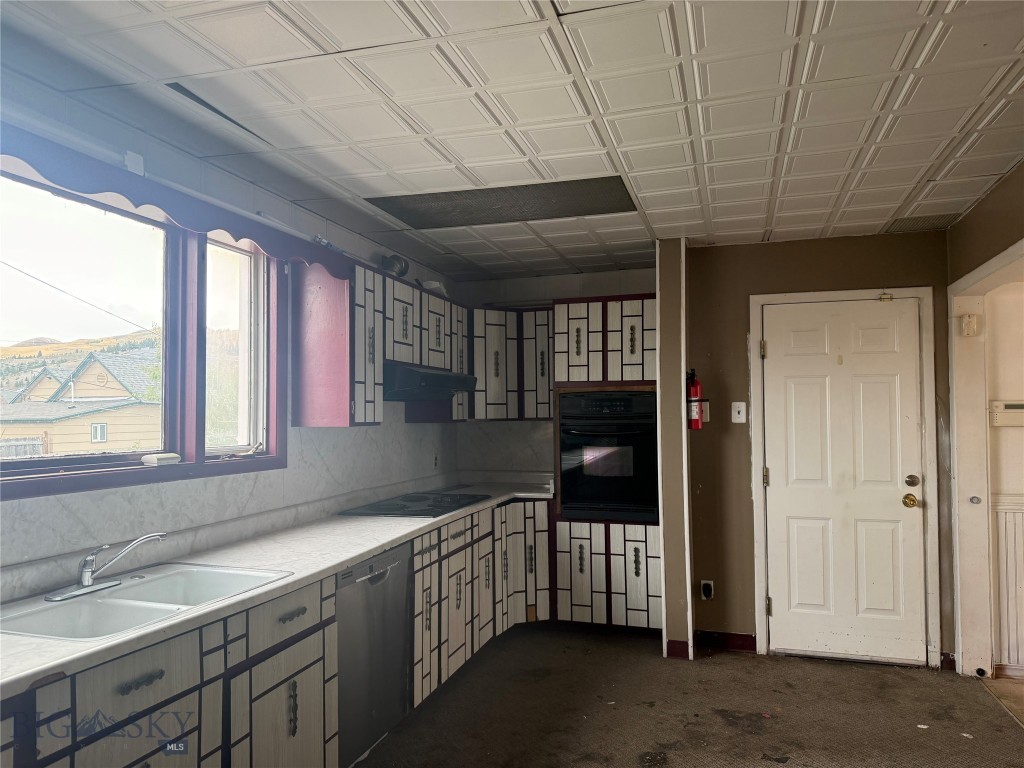 415 Ash Street Property Photo 7