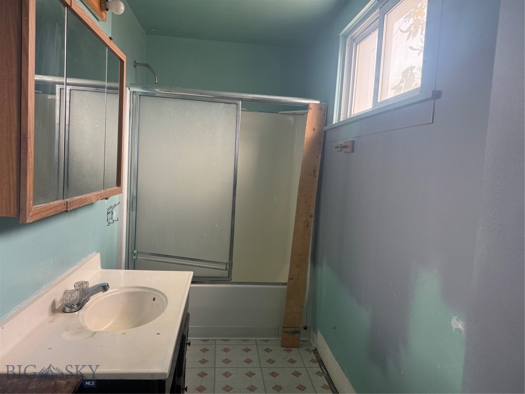 415 Ash Street Property Photo 10
