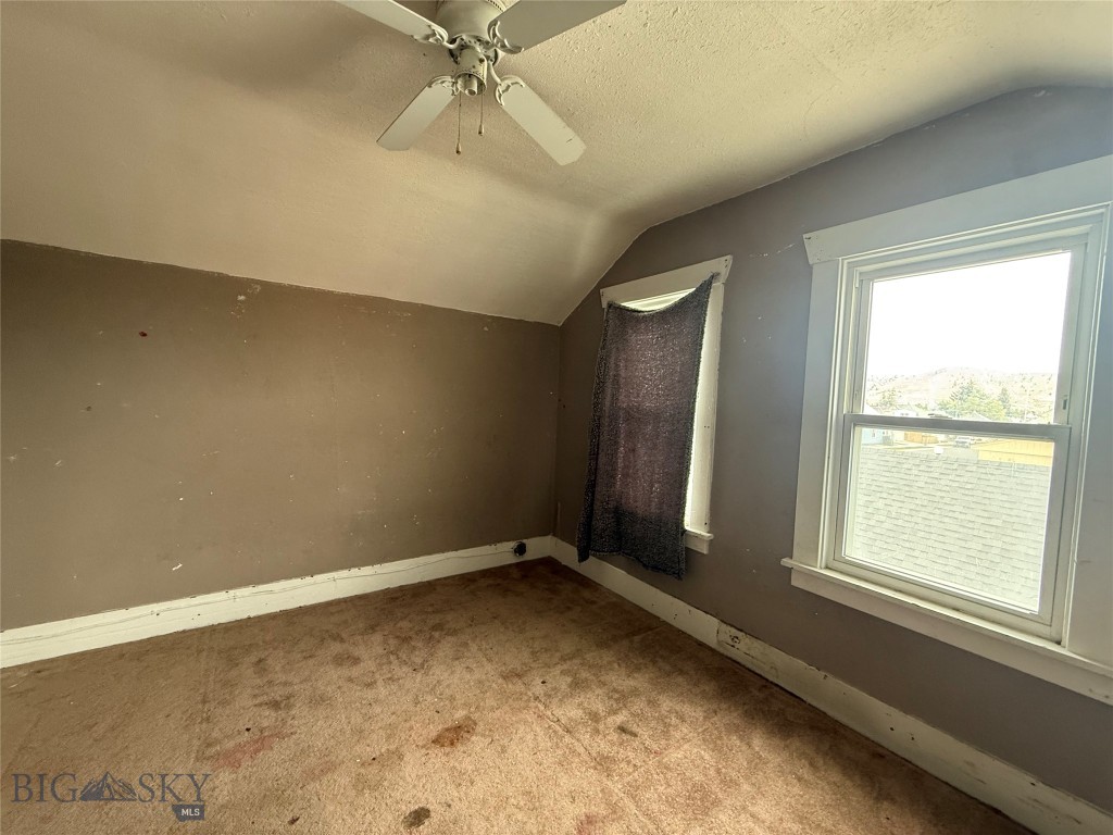 415 Ash Street Property Photo 18