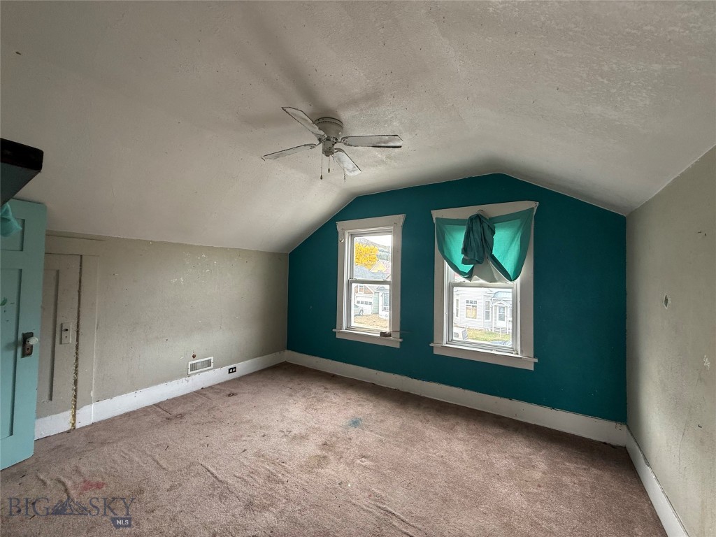 415 Ash Street Property Photo 20