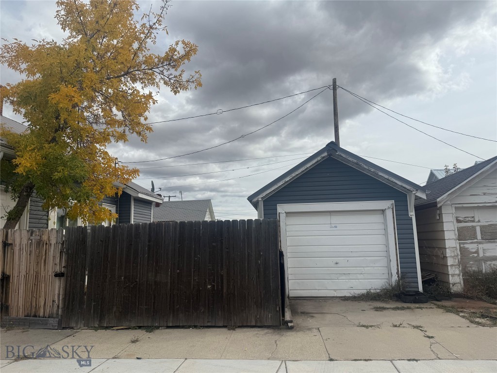 415 Ash Street Property Photo 22