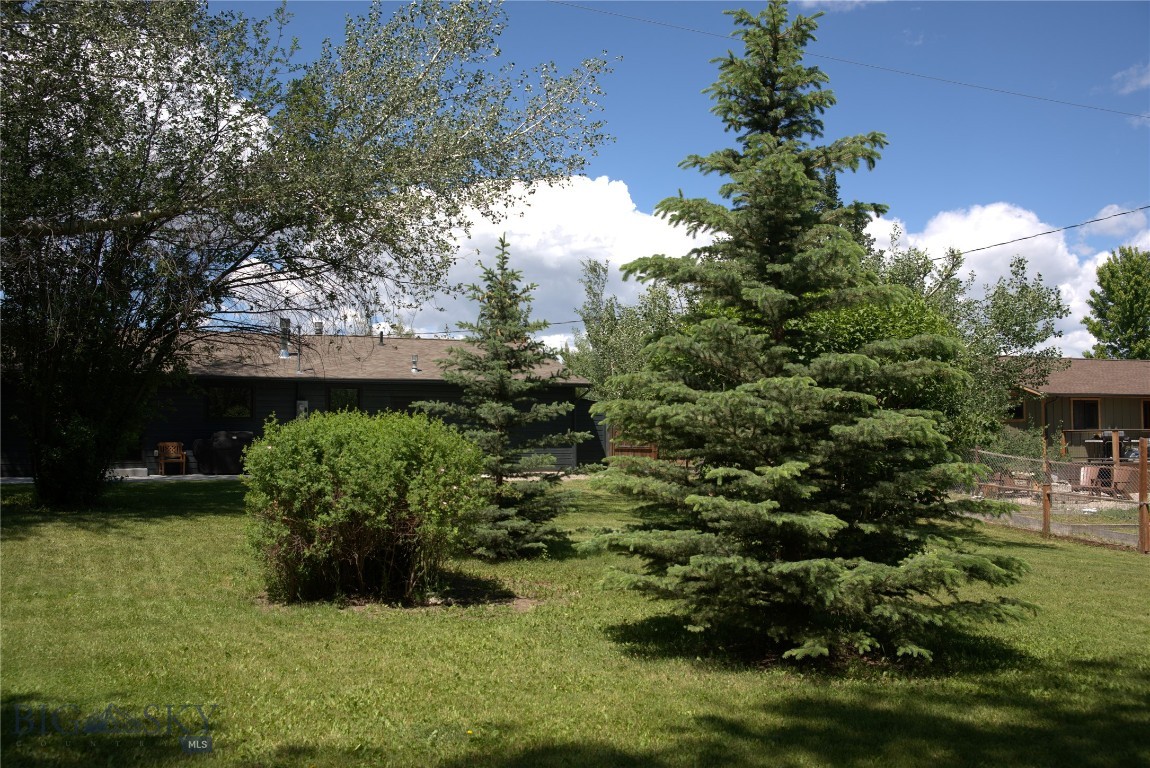 9200 River Road Property Photo 7