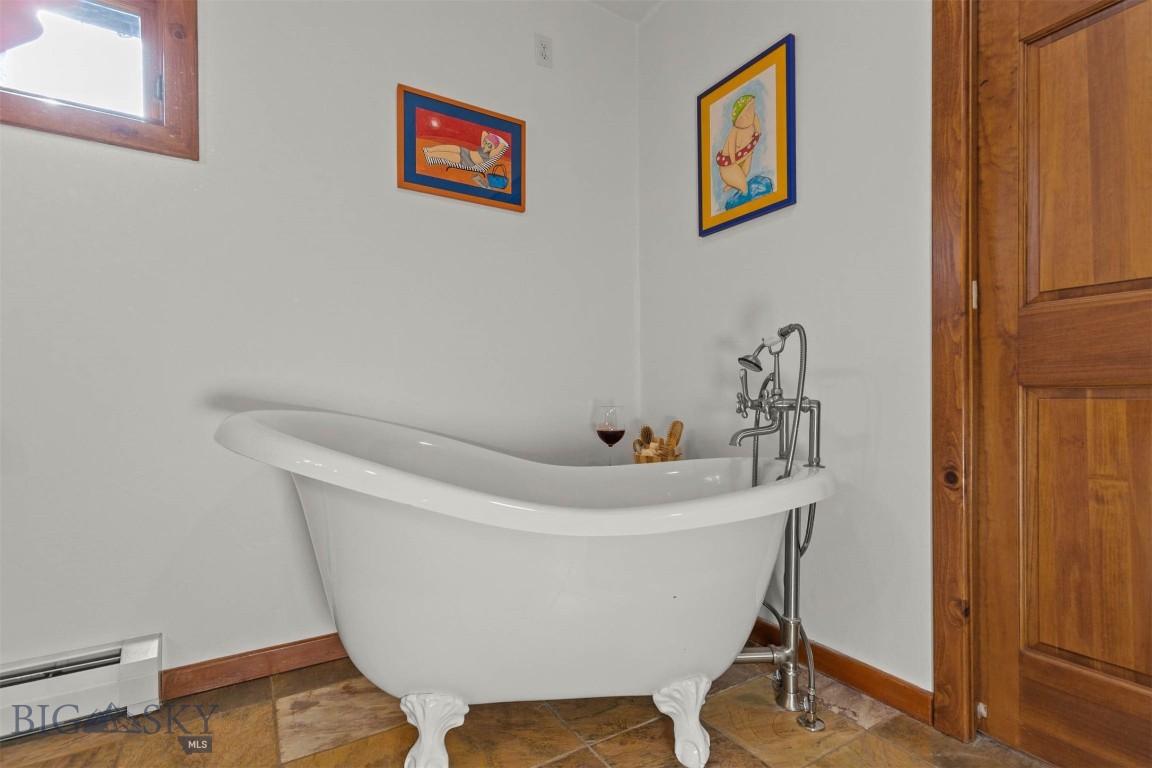 9200 River Road Property Photo 44