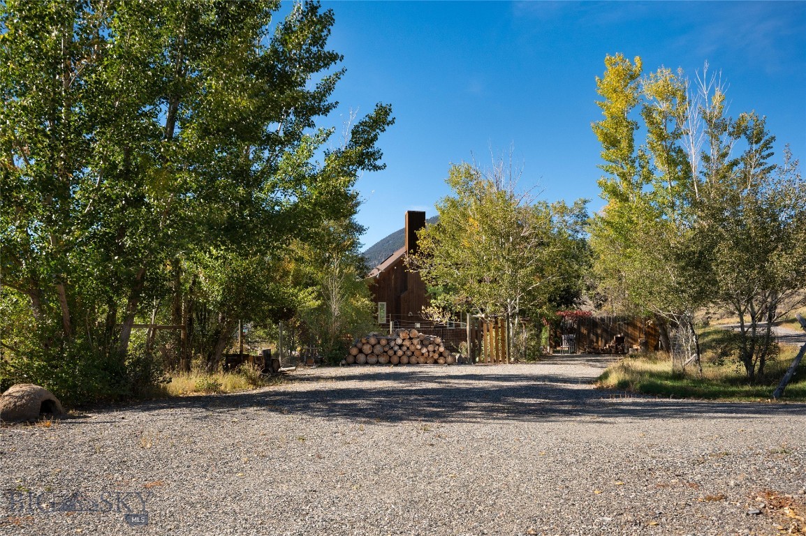 4 Sphinx Drive Property Photo 8