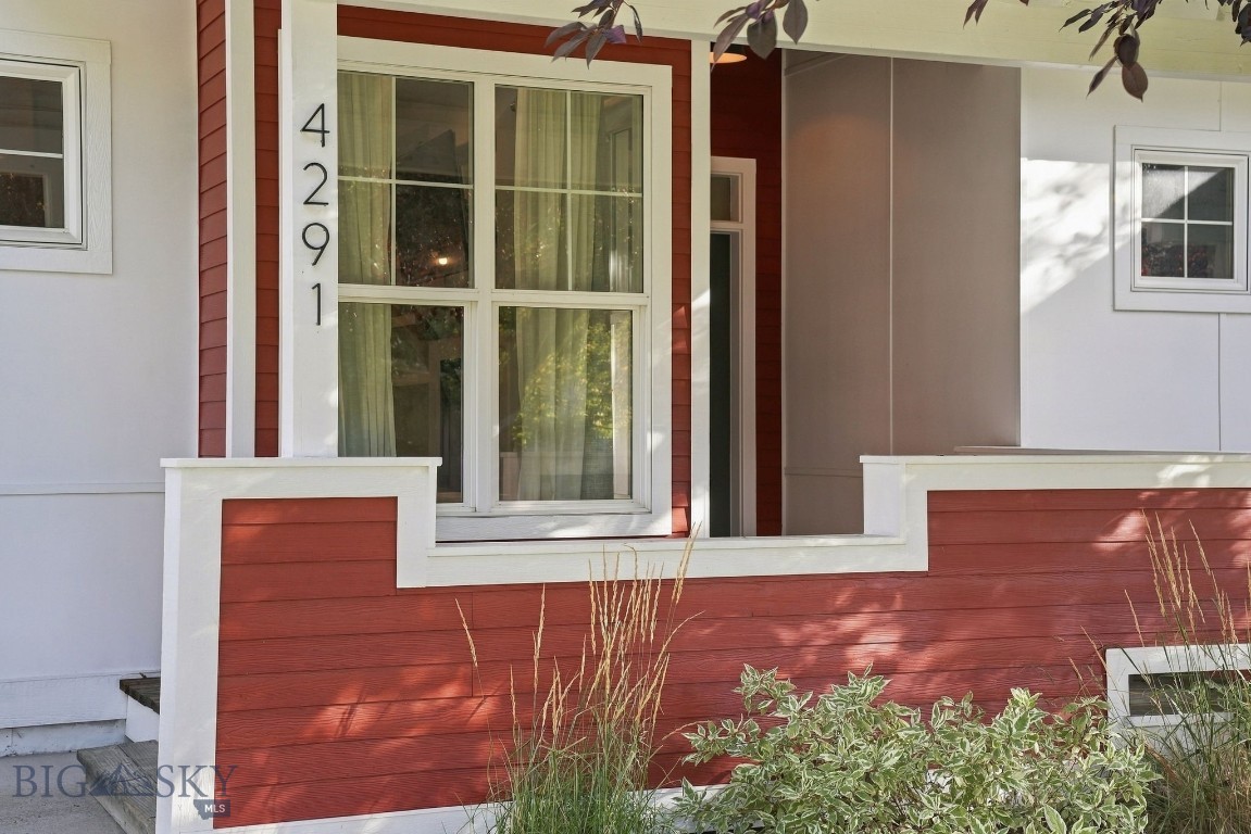 4291 Cover Street Property Photo 5