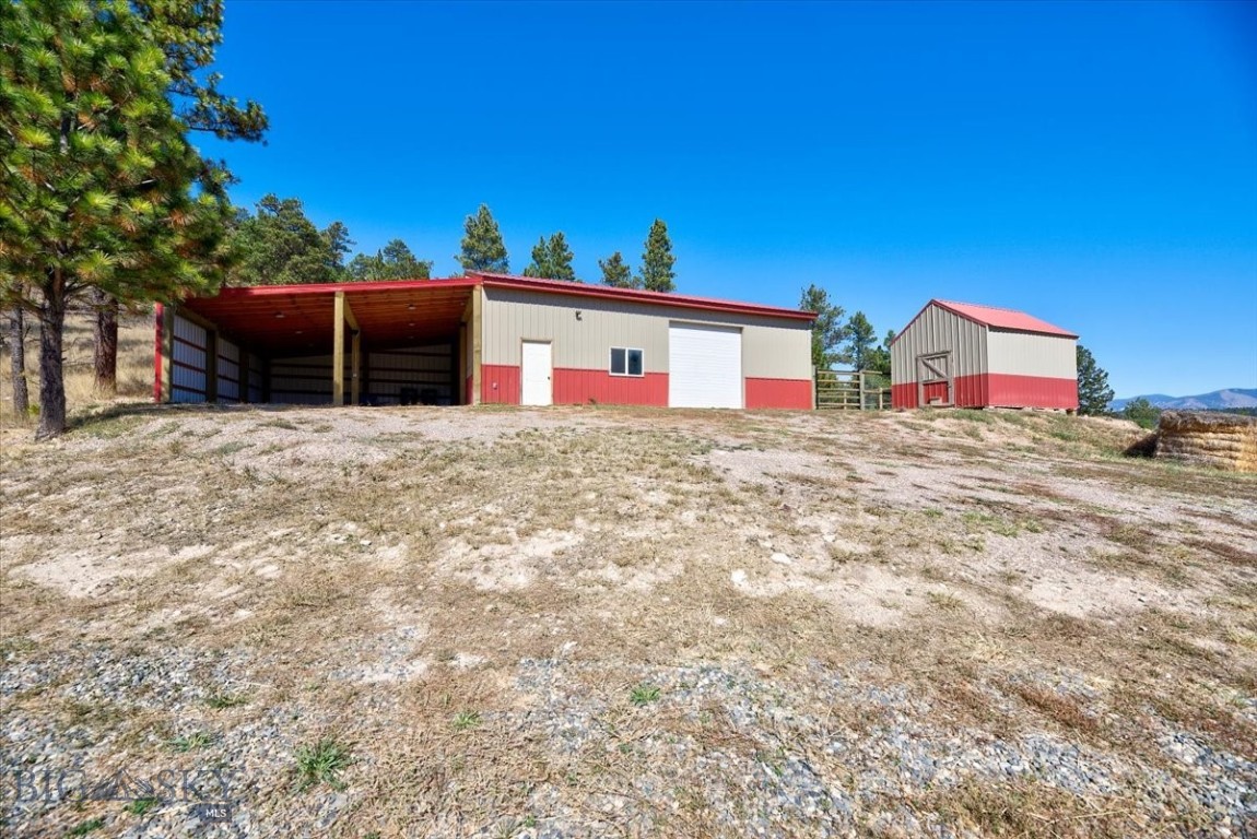 6958 Black Sandy Loop Property Photo 3