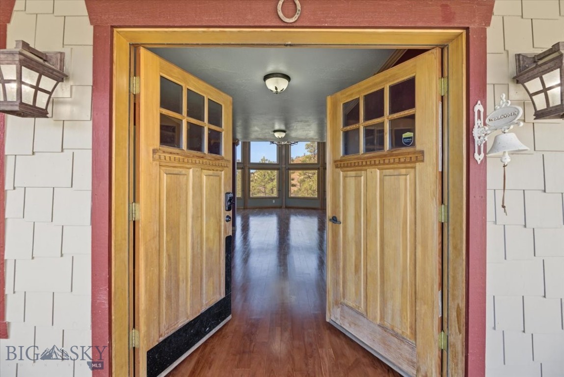 6958 Black Sandy Loop Property Photo 4
