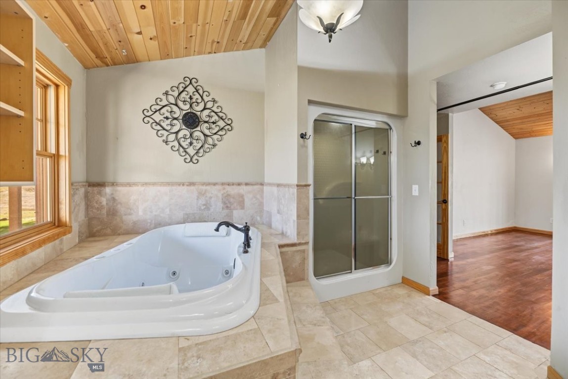 6958 Black Sandy Loop Property Photo 38