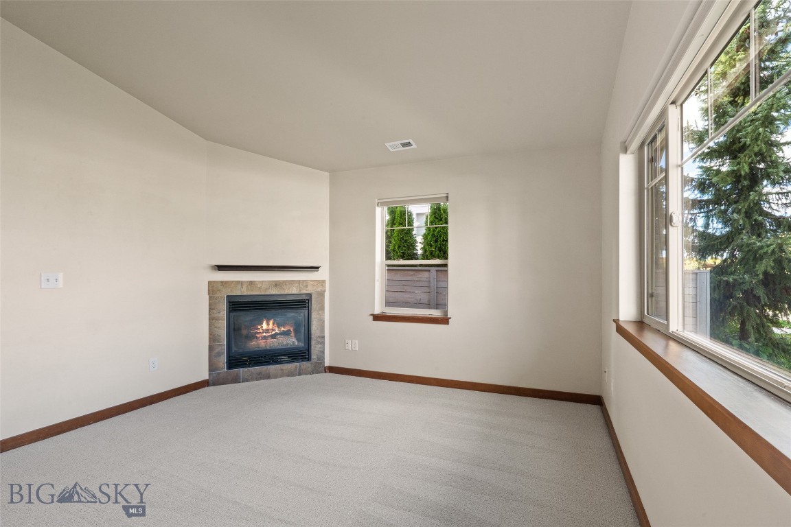 924 Twin Lakes Ave Property Photo 8