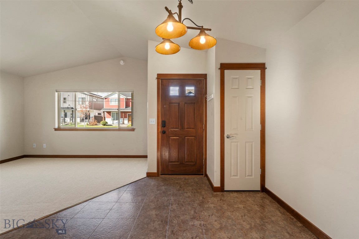 924 Twin Lakes Ave Property Photo 12