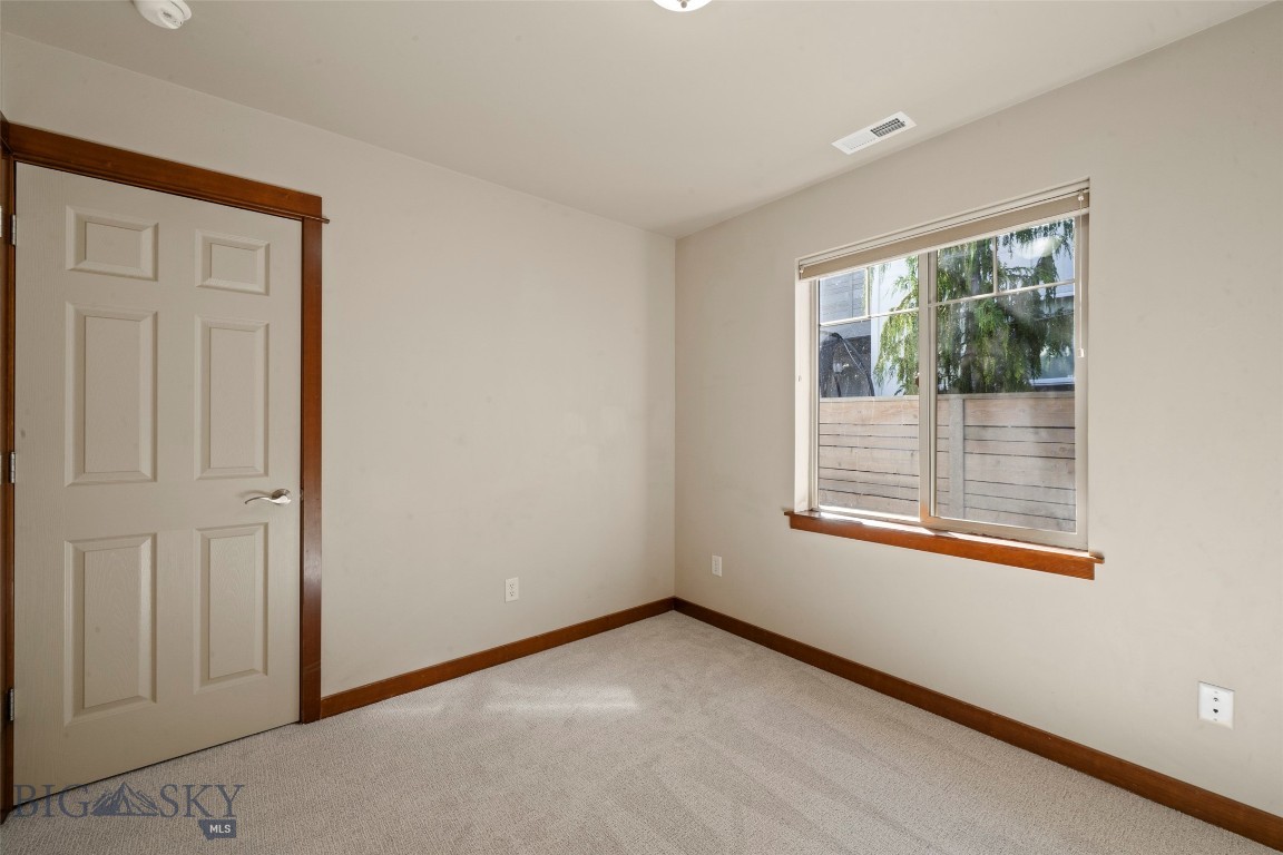 924 Twin Lakes Ave Property Photo 30