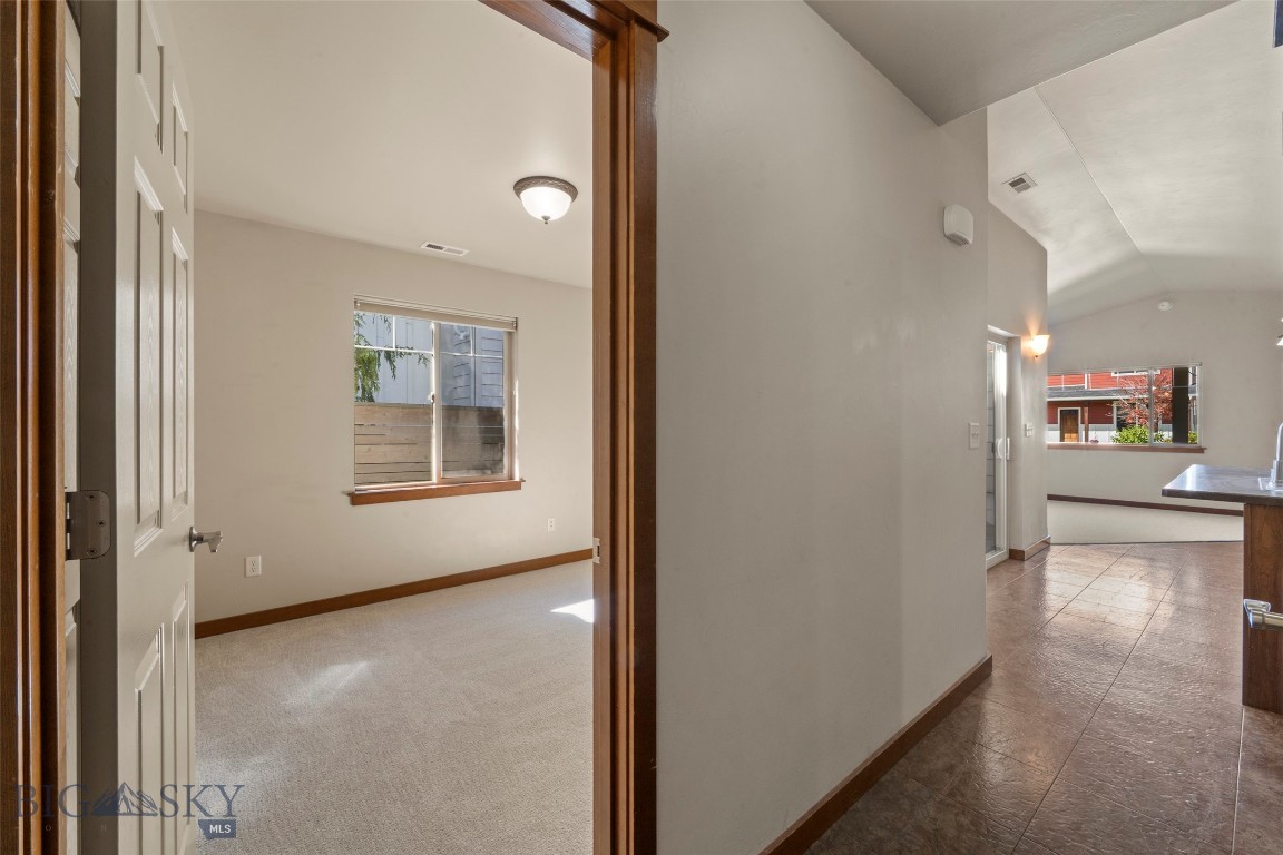 924 Twin Lakes Ave Property Photo 33