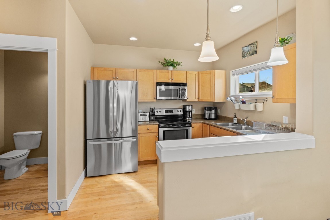 2714 Fen Way A Property Photo 14