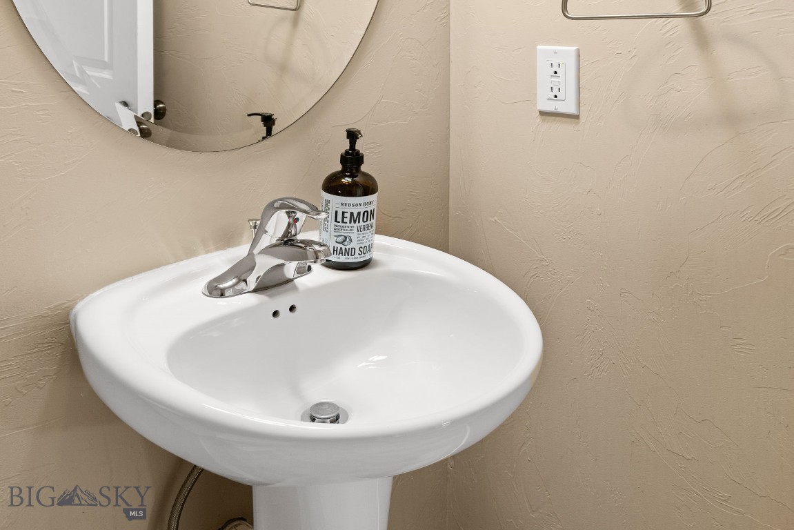 2714 Fen Way A Property Photo 23