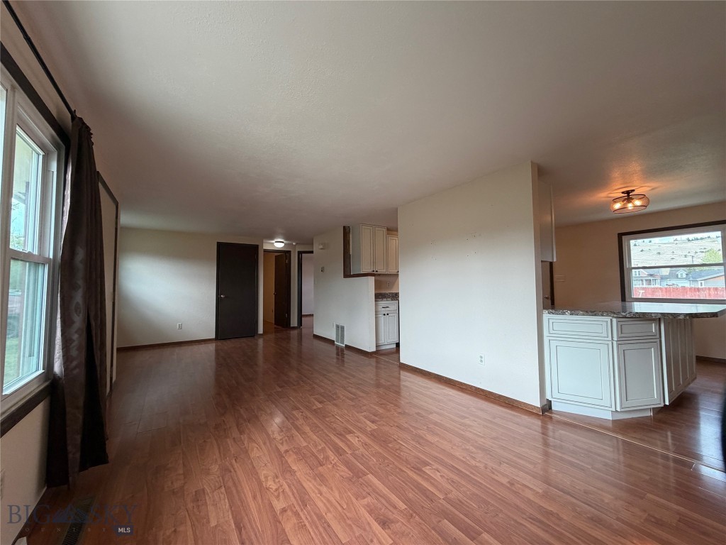 403 E Centennial Avenue Property Photo 6
